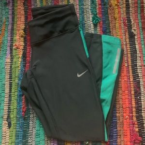 Nike capri leggings